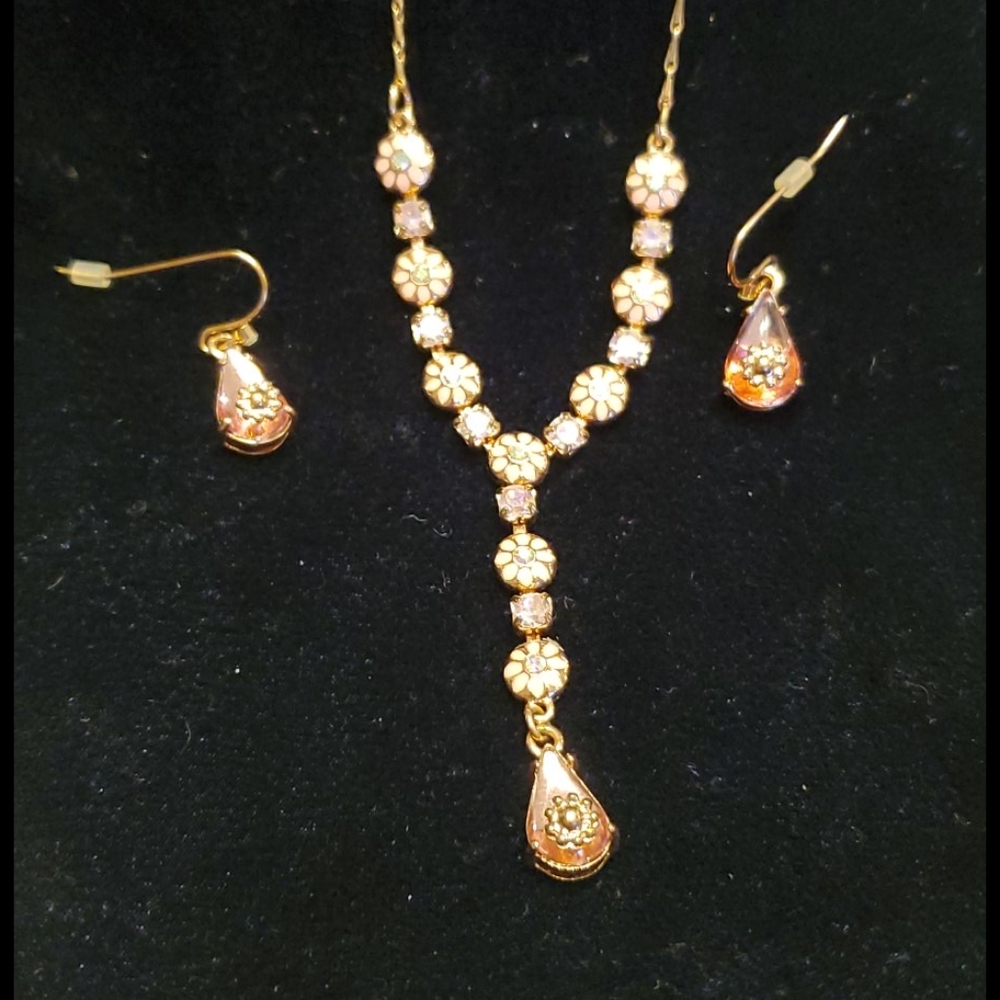 Drop pendant necklace